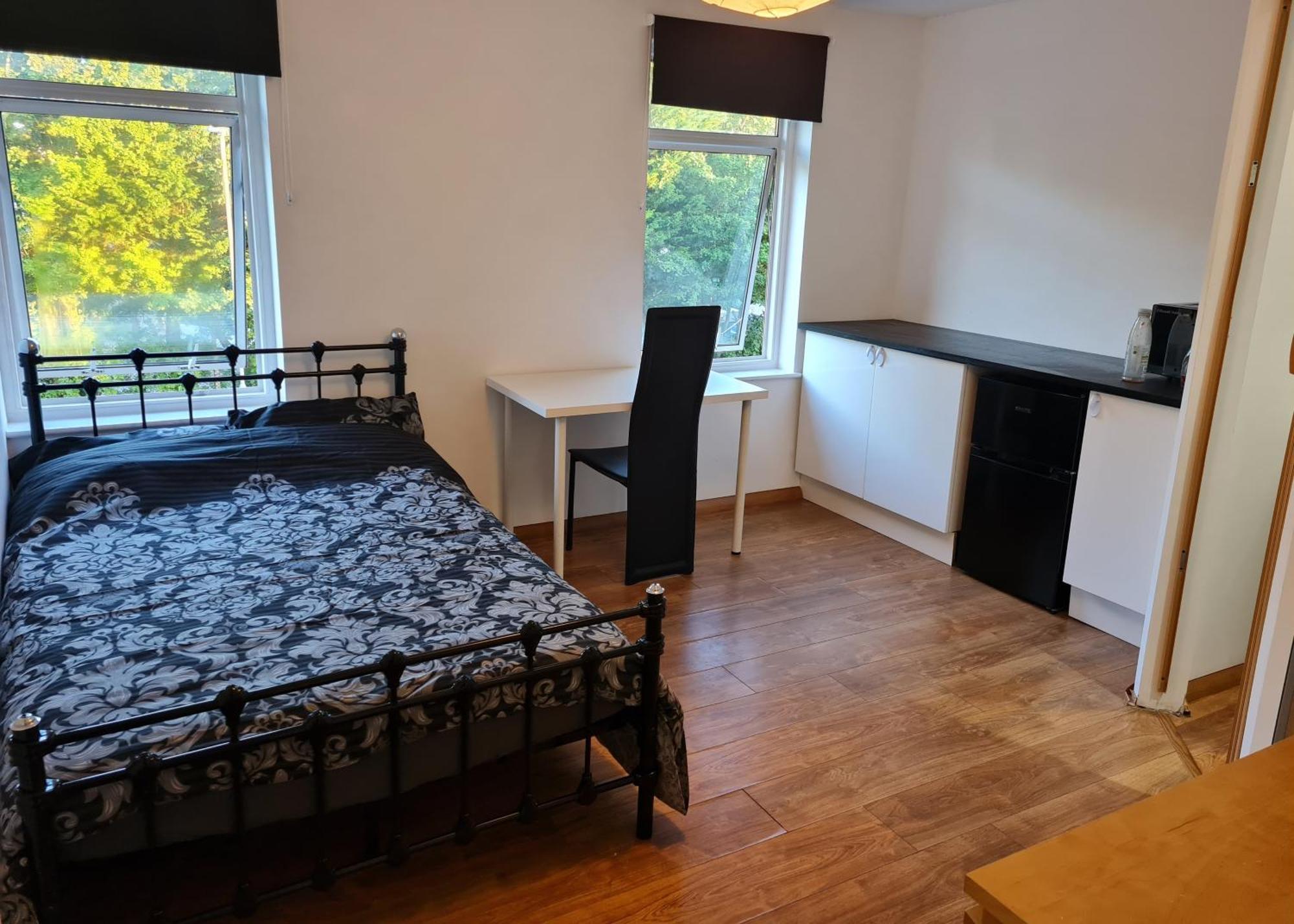 Luton, Lu3 Double Ensuite Room Лутон Экстерьер фото
