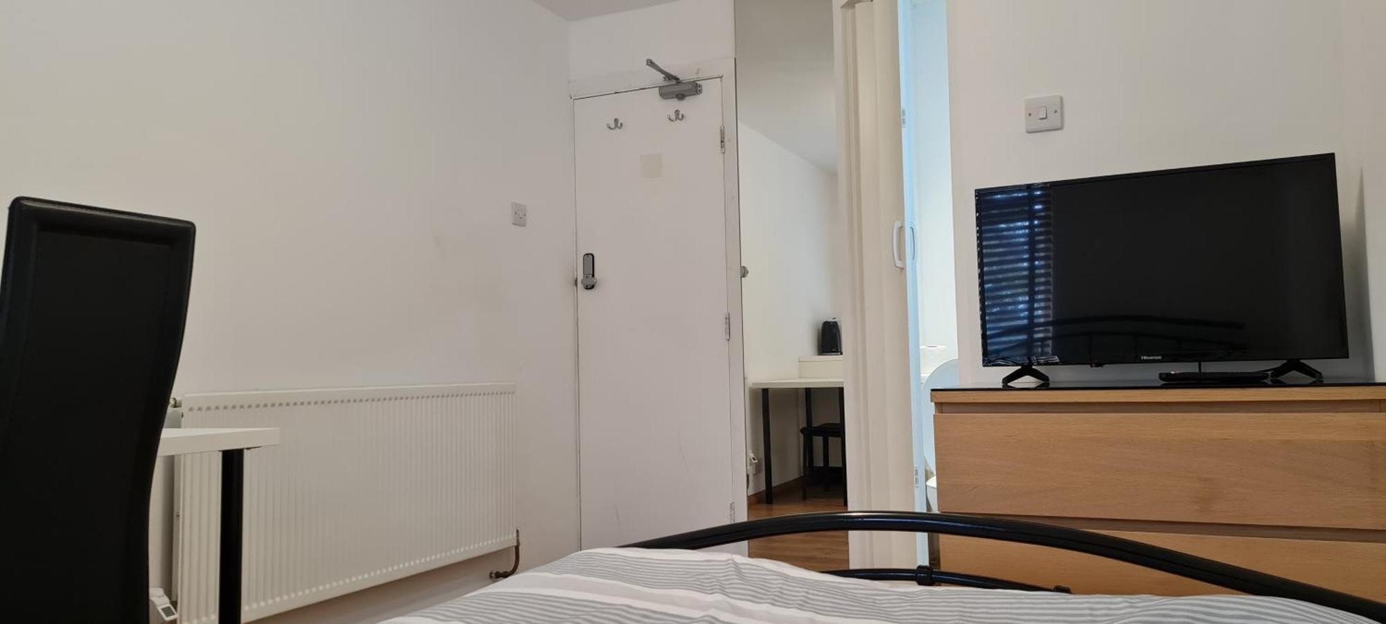 Luton, Lu3 Double Ensuite Room Лутон Экстерьер фото